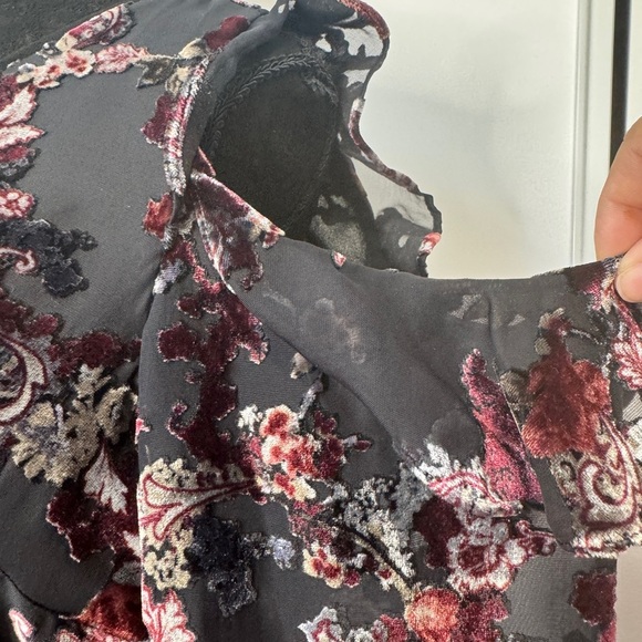 White House Black Market Floral Velvet Top - Picture 9 of 11